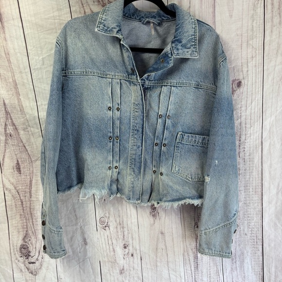Free People Dillon Women's Light Blue Denim Jacket Bohemian casual Small - Picture 2 of 9